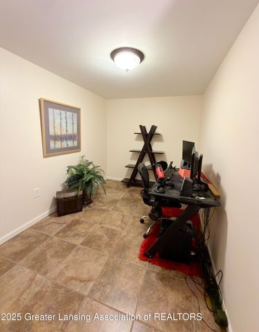 1572 Wenonah Drive, Okemos, MI 48864