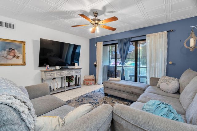 712 Sunny Pine Way D1, Greenacres, FL 33415