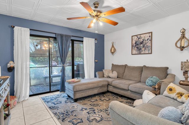 712 Sunny Pine Way D1, Greenacres, FL 33415