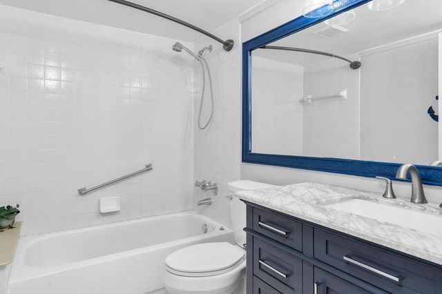 712 Sunny Pine Way D1, Greenacres, FL 33415