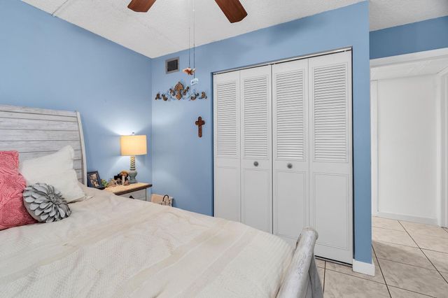 712 Sunny Pine Way D1, Greenacres, FL 33415