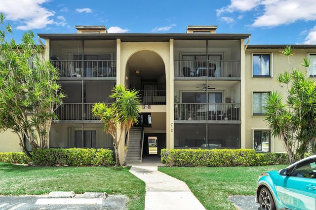 712 Sunny Pine Way D1, Greenacres, FL 33415