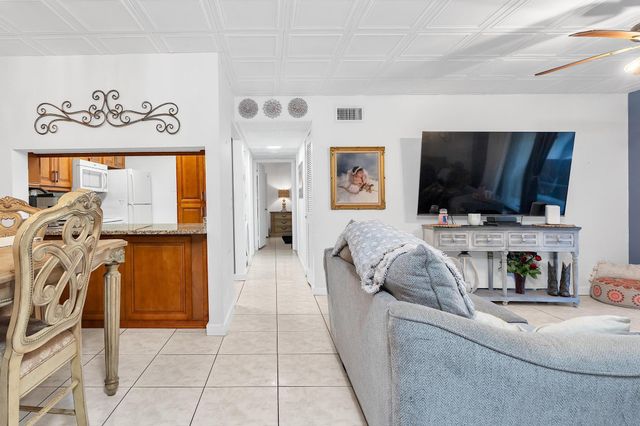 712 Sunny Pine Way D1, Greenacres, FL 33415