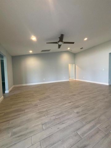 2501 SE Mariposa Avenue, Port St Lucie, FL 34952