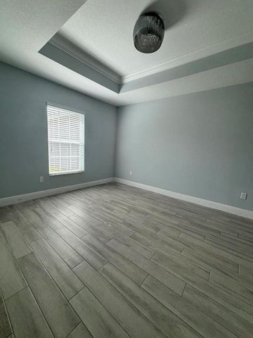 2501 SE Mariposa Avenue, Port St Lucie, FL 34952