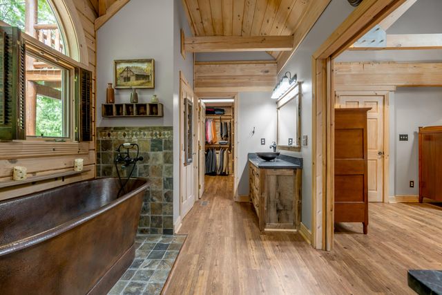 4156 Kentucky River Parkway, Lexington, KY 40515