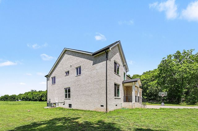 4129 Buck Matthews Rd, Columbia, TN 38401