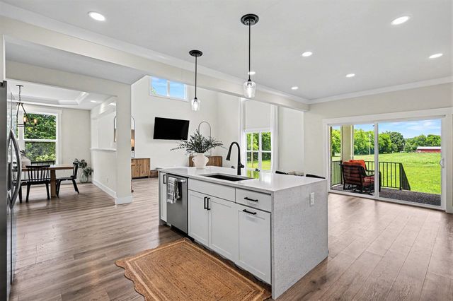 4129 Buck Matthews Rd, Columbia, TN 38401