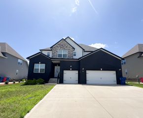 323 Bluebriar Trce, Clarksville, TN 37043