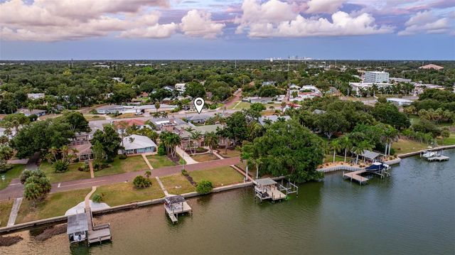 200 PARK STREET N, St Petersburg, FL 33710