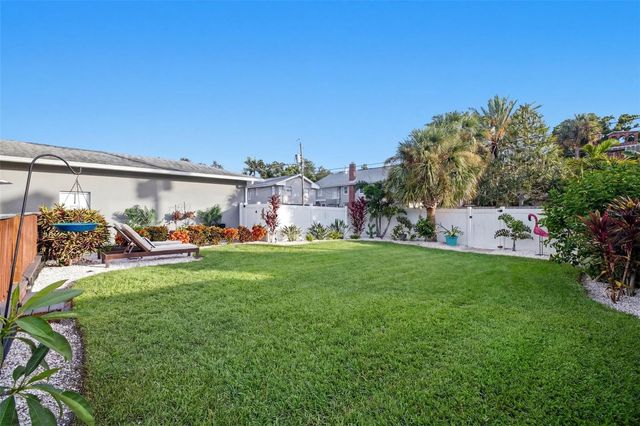 200 PARK STREET N, St Petersburg, FL 33710
