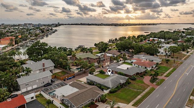 200 PARK STREET N, St Petersburg, FL 33710
