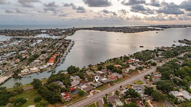 200 PARK STREET N, St Petersburg, FL 33710