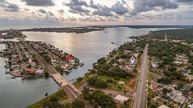 200 PARK STREET N, St Petersburg, FL 33710