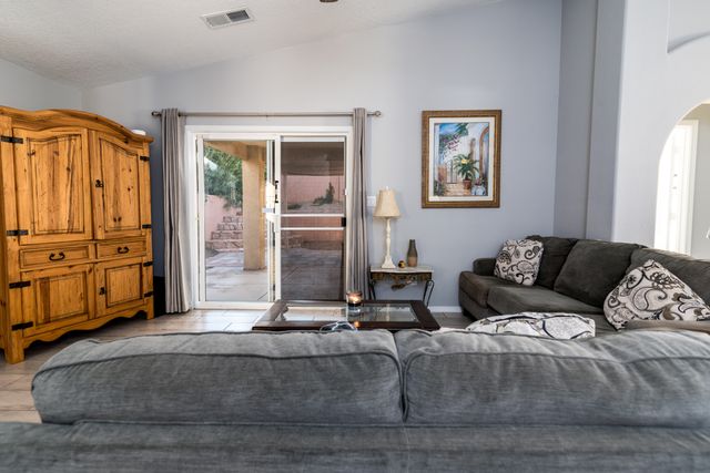 6415 Bosque Meadows Place NW, Albuquerque, NM 87120