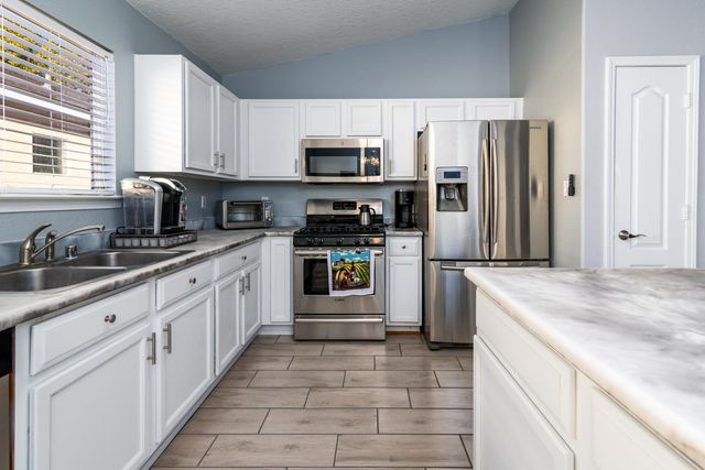 6415 Bosque Meadows Place NW, Albuquerque, NM 87120