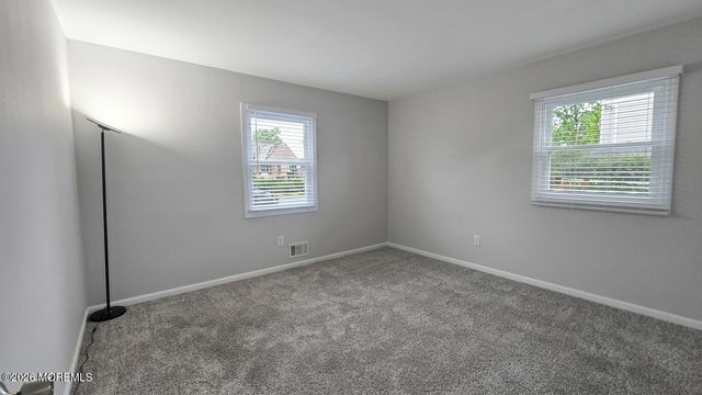 1032 Valley Stream Road, Toms River, NJ 08753