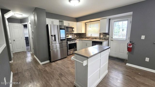 1032 Valley Stream Road, Toms River, NJ 08753
