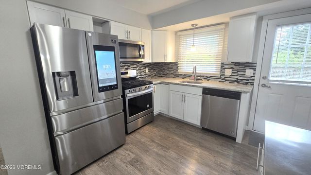 1032 Valley Stream Road, Toms River, NJ 08753