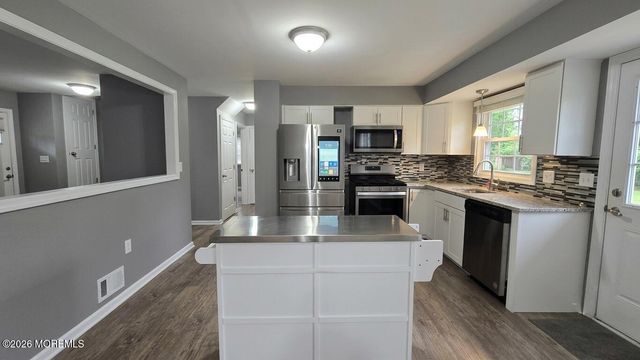 1032 Valley Stream Road, Toms River, NJ 08753