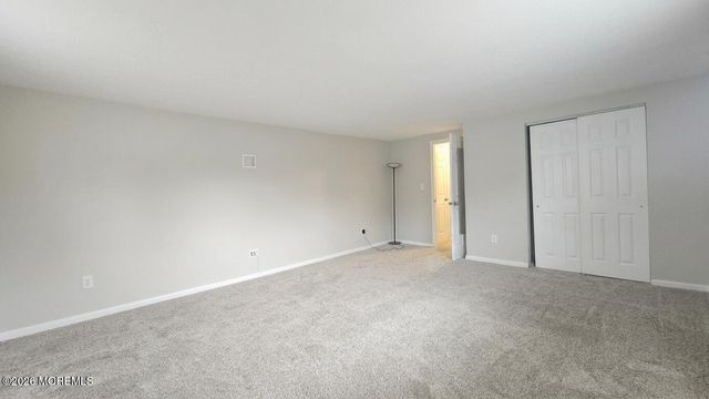 1032 Valley Stream Road, Toms River, NJ 08753