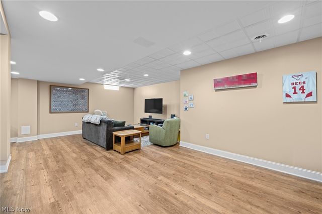 6576 Glen Coe Drive, Brecksville, OH 44141