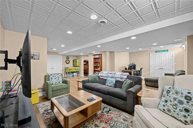 6576 Glen Coe Drive, Brecksville, OH 44141