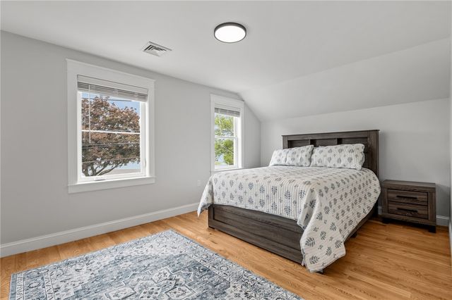 484 Thames Street, Bristol, RI 02809