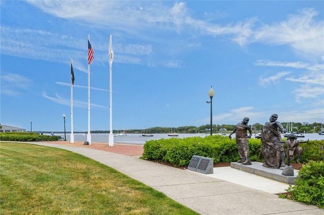 484 Thames Street, Bristol, RI 02809