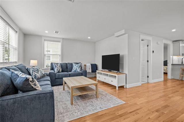 484 Thames Street, Bristol, RI 02809