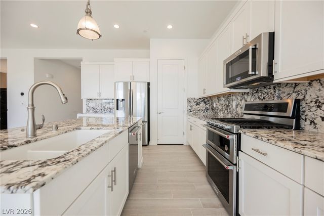 9016 Skye Treeline Street, Las Vegas, NV 89166