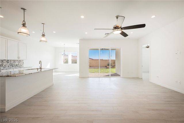 9016 Skye Treeline Street, Las Vegas, NV 89166