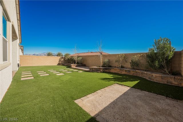 9016 Skye Treeline Street, Las Vegas, NV 89166