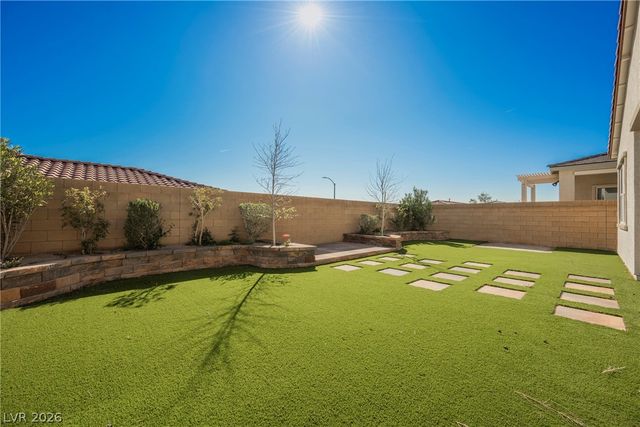 9016 Skye Treeline Street, Las Vegas, NV 89166