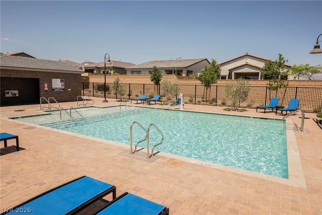 9016 Skye Treeline Street, Las Vegas, NV 89166