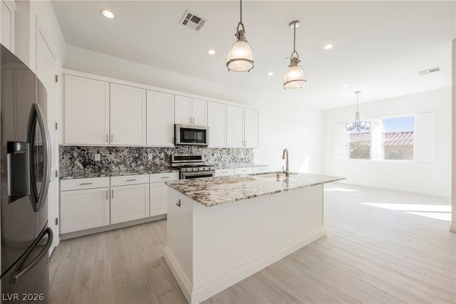 9016 Skye Treeline Street, Las Vegas, NV 89166