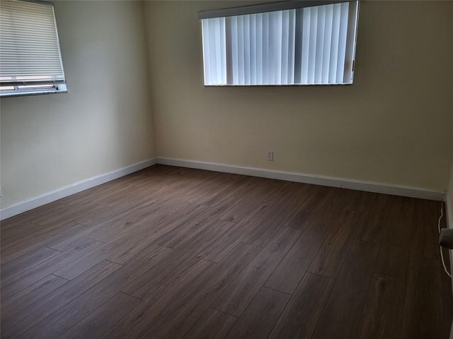 1501 Crescent Cir B12, West Palm Beach, FL 33403