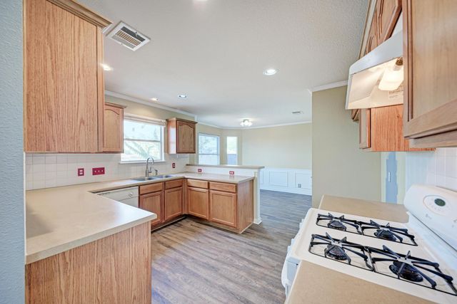 903 Estate DR, Hutto, TX 78634
