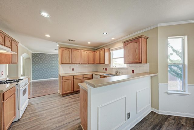903 Estate DR, Hutto, TX 78634