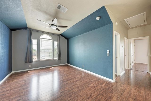 903 Estate DR, Hutto, TX 78634