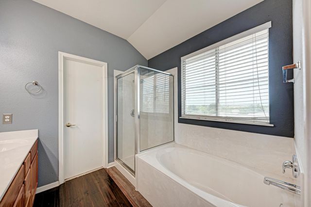 903 Estate DR, Hutto, TX 78634