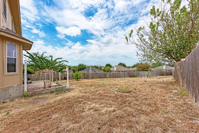 903 Estate DR, Hutto, TX 78634