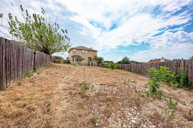 903 Estate DR, Hutto, TX 78634