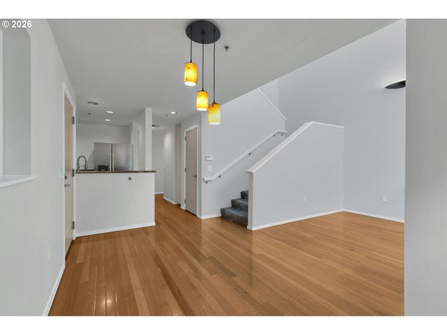 1128 Ne SCHUYLER St 106, Portland, OR 97212