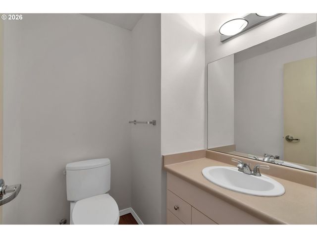 1128 Ne SCHUYLER St 106, Portland, OR 97212