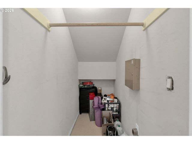 1128 Ne SCHUYLER St 106, Portland, OR 97212