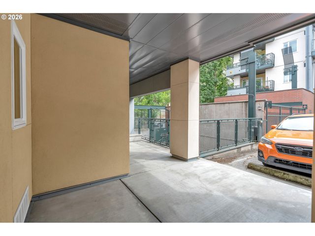 1128 Ne SCHUYLER St 106, Portland, OR 97212