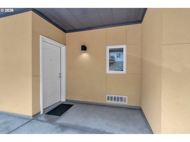 1128 Ne SCHUYLER St 106, Portland, OR 97212