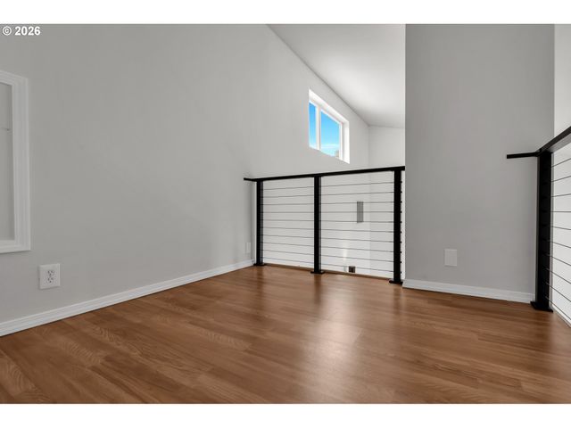 1128 Ne SCHUYLER St 106, Portland, OR 97212