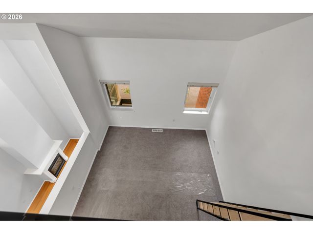 1128 Ne SCHUYLER St 106, Portland, OR 97212
